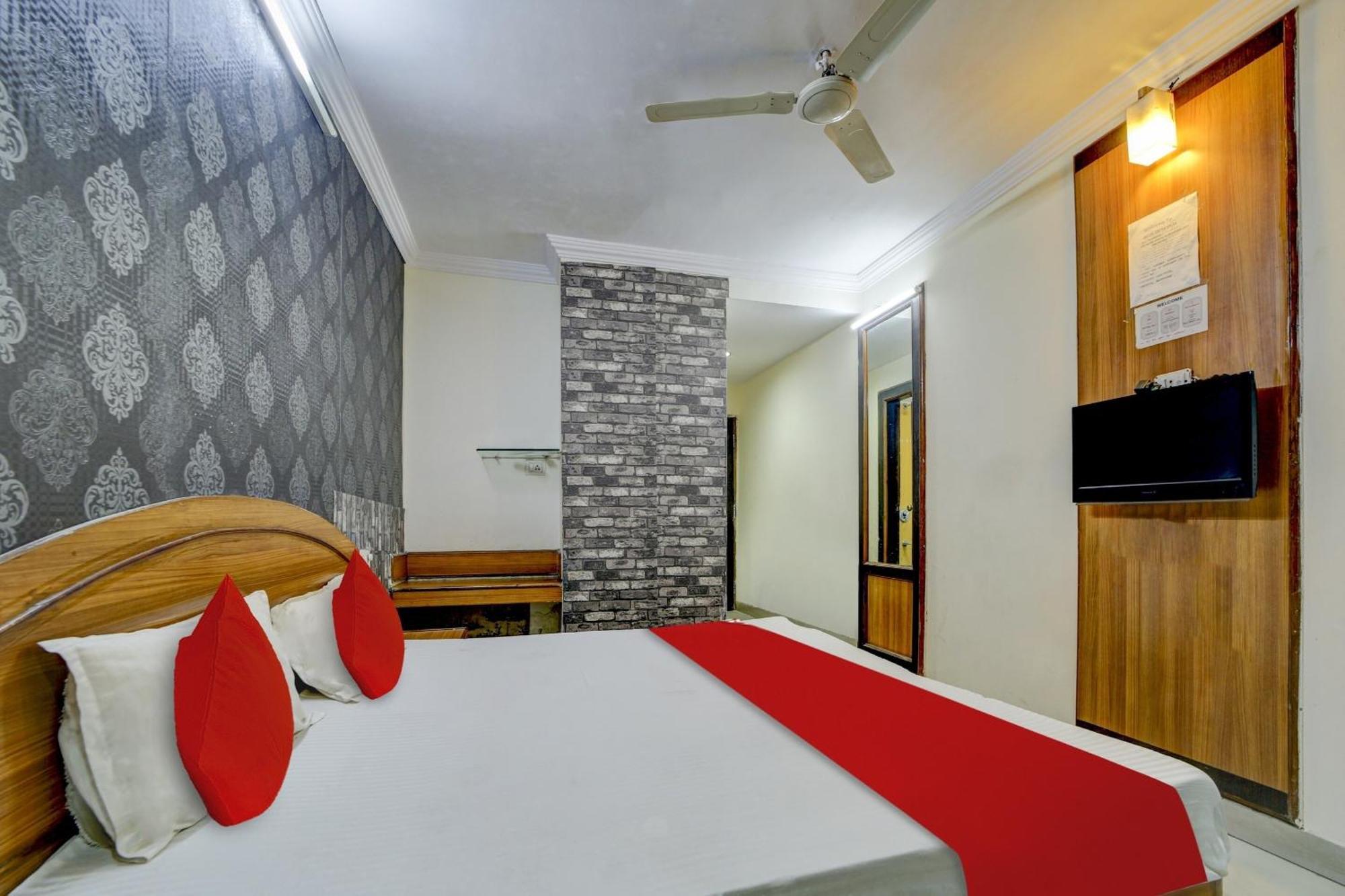 Oyo Flagship 81248 Hotel Satya Vilas Bhopal Exterior photo