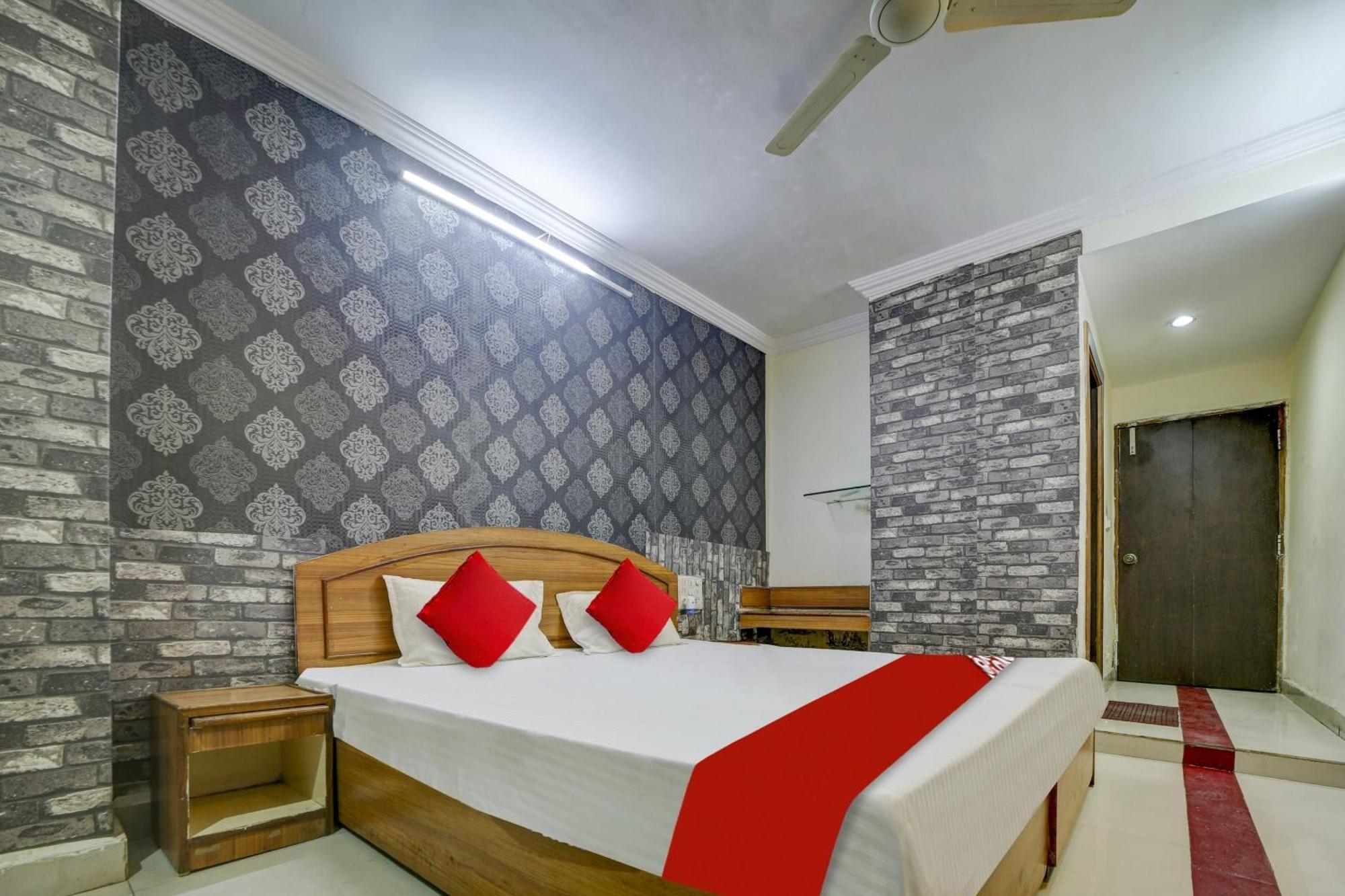 Oyo Flagship 81248 Hotel Satya Vilas Bhopal Exterior photo